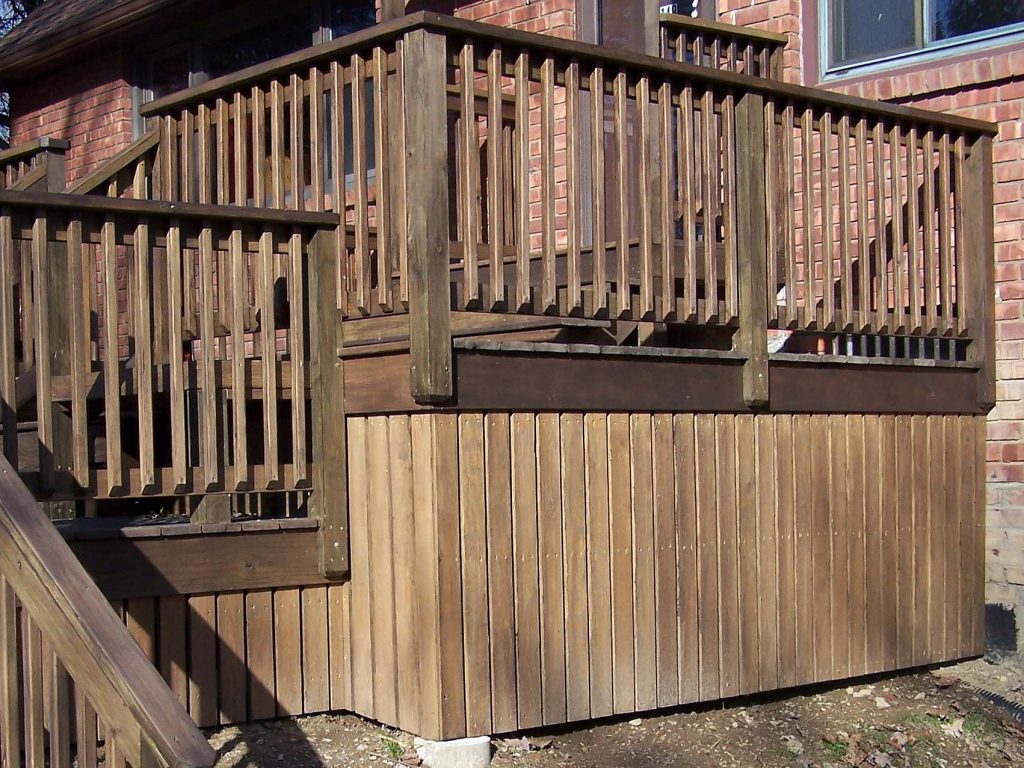 3-TIER DECK, STAIR & RAIL (right side skirt detail)