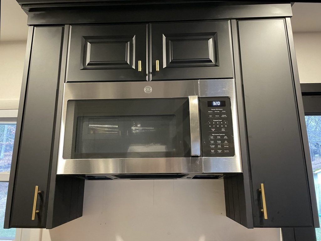 MICROWAVE STOVE HOOD & UPPERS